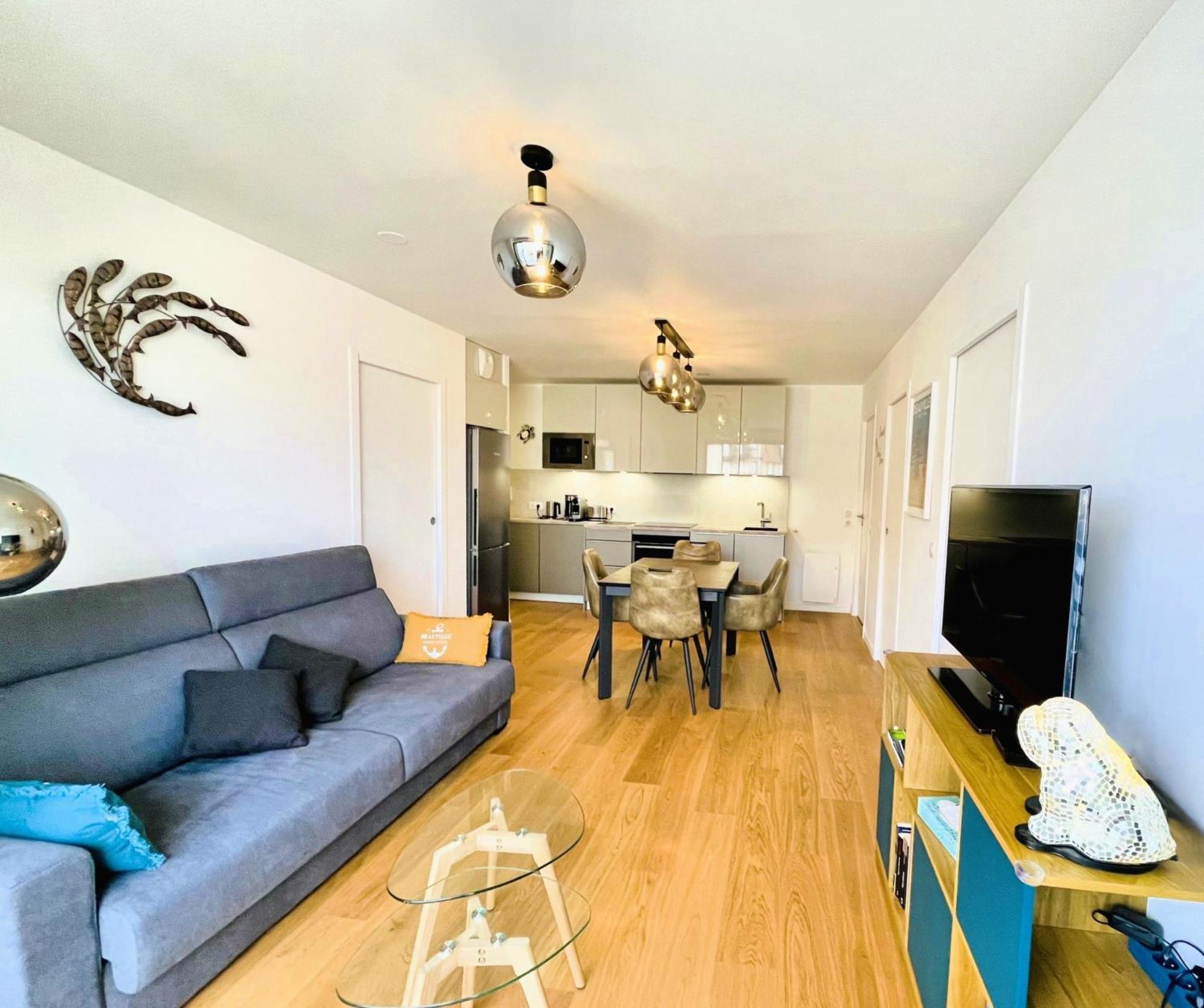 Sejour Authentique - Balcon, Parking & Wifi Ultra-Rapide Apartment Deauville Exterior photo