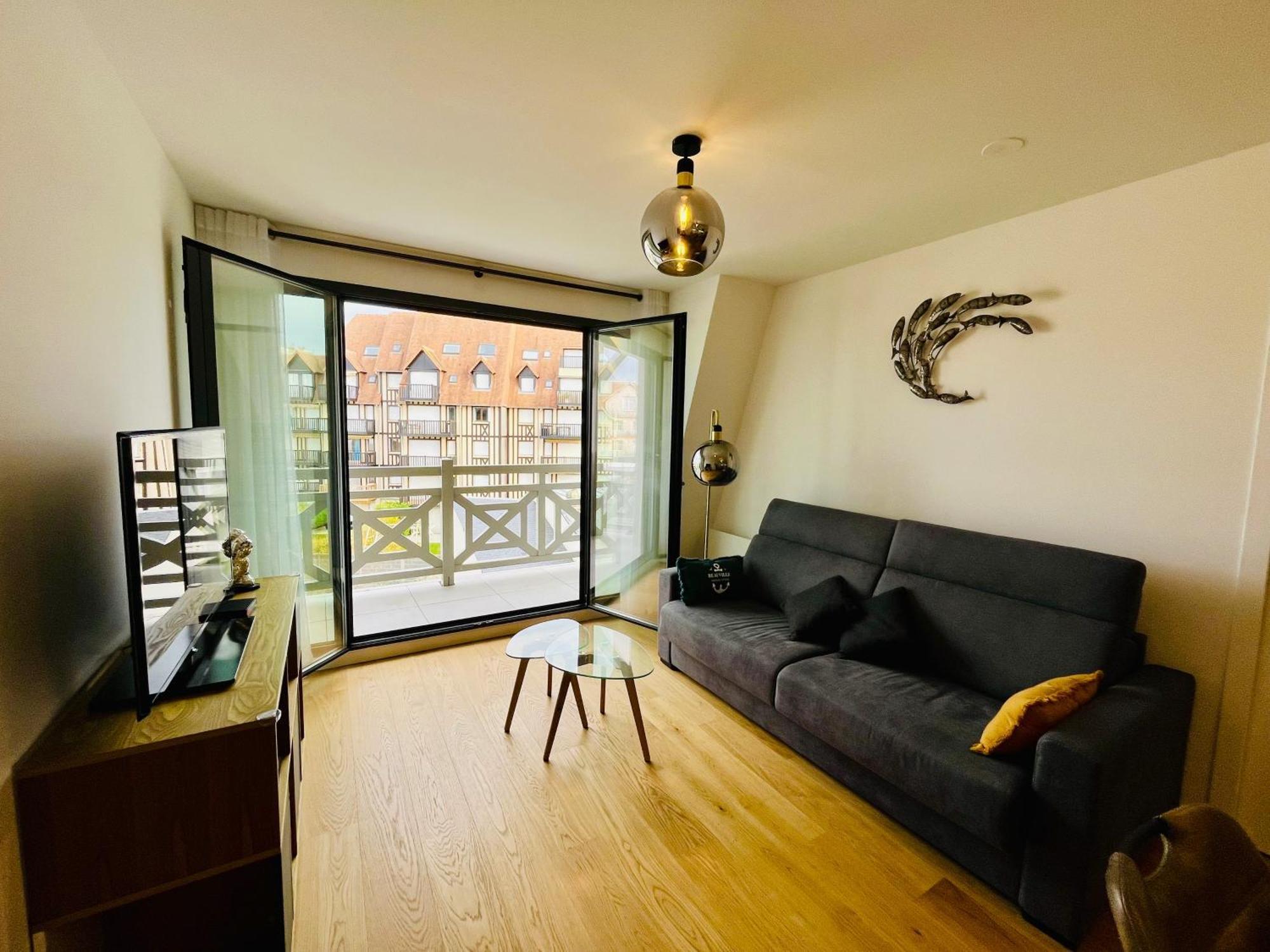 Sejour Authentique - Balcon, Parking & Wifi Ultra-Rapide Apartment Deauville Exterior photo